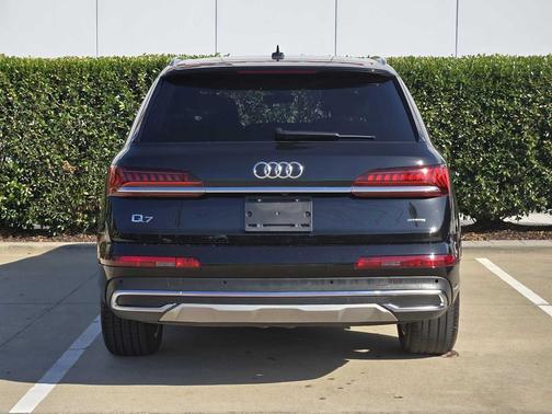 2022 Audi Q7 55 Premium Plus