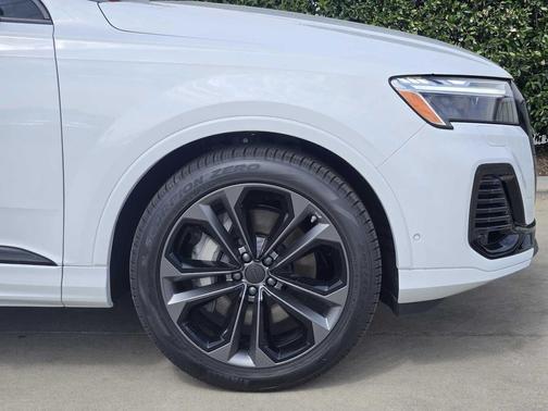 2026 Audi Q7 55 Premium Plus