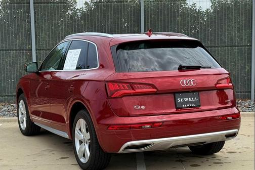 MATADOR RED 2019 Audi Q5 45 Premium