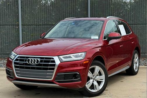 MATADOR RED 2019 Audi Q5 45 Premium