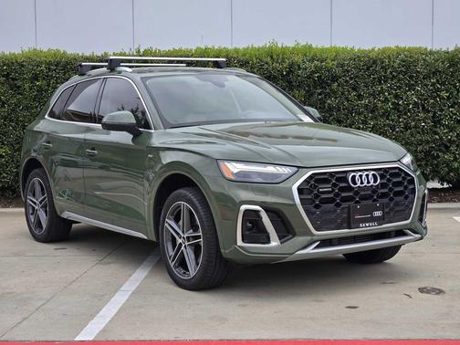 District Green Metallic 2025 Audi Q5 55 S line Prestige