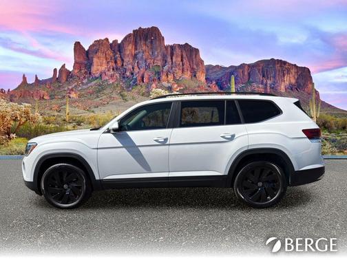 Opal White 2026 Volkswagen Atlas 2.0T SE W/TECHNOLOGY