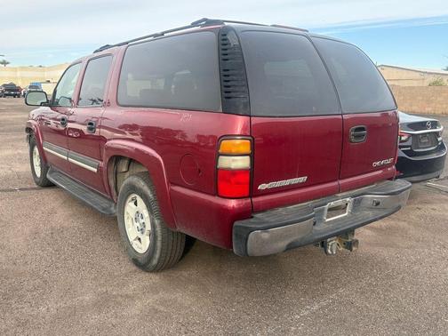 2004 Chevrolet Suburban LS