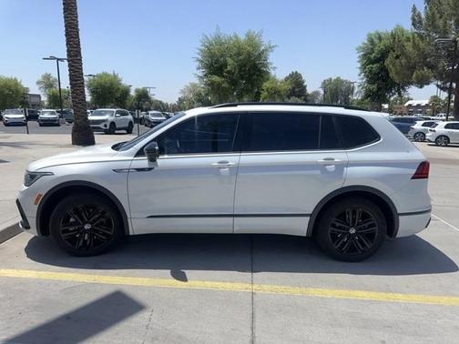 2022 Volkswagen Tiguan 2.0T SE R-Line Black