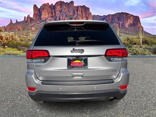 2020 Jeep Grand Cherokee Laredo E