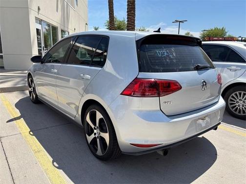 2016 Volkswagen Golf GTI 2.0T SE 4-Door
