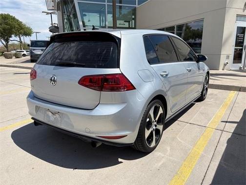 2016 Volkswagen Golf GTI 2.0T SE 4-Door