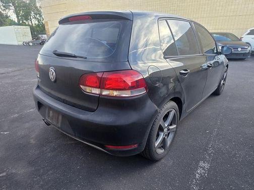 2010 Volkswagen Golf 4-Door