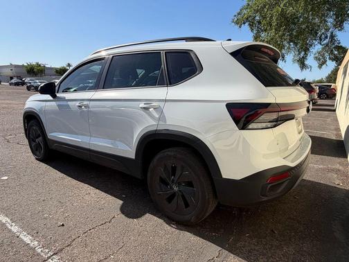 Pure White 2025 Volkswagen Taos 1.5T S