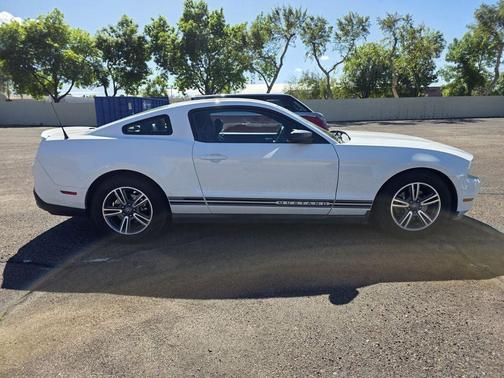 2011 Ford Mustang V6 Premium