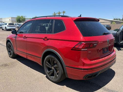 Kings Red 2024 Volkswagen Tiguan 2.0T SE R-Line Black