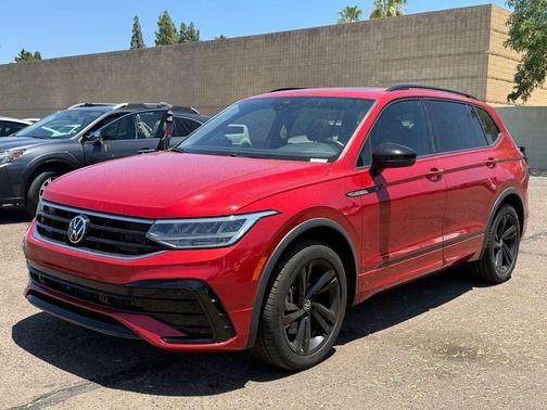 Kings Red 2024 Volkswagen Tiguan 2.0T SE R-Line Black