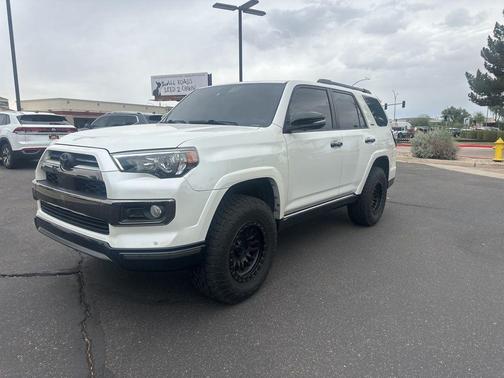 Blizzard Pearl 2020 Toyota 4Runner Nightshade