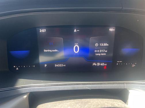 Pure White 2022 Volkswagen Taos 1.5T SE