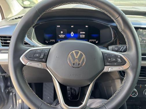 Pure Gray 2022 Volkswagen Taos 1.5T SE