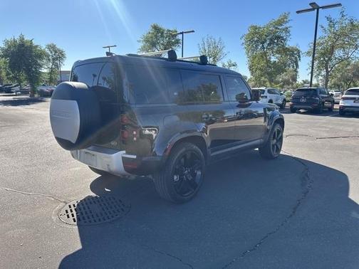 2020 Land Rover Defender 110 SE