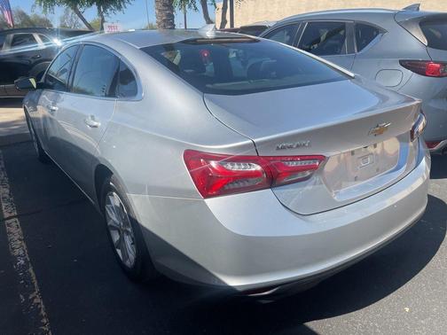 Silver Ice Metallic 2022 Chevrolet Malibu LT