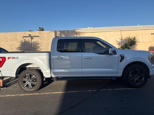 White Metallic 2022 Ford F-150 Lariat