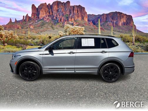 Pyrite Silver Metallic 2022 Volkswagen Tiguan 2.0T SE R-Line Black