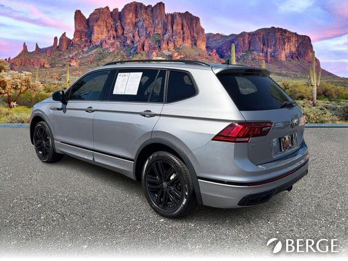 Pyrite Silver Metallic 2022 Volkswagen Tiguan 2.0T SE R-Line Black