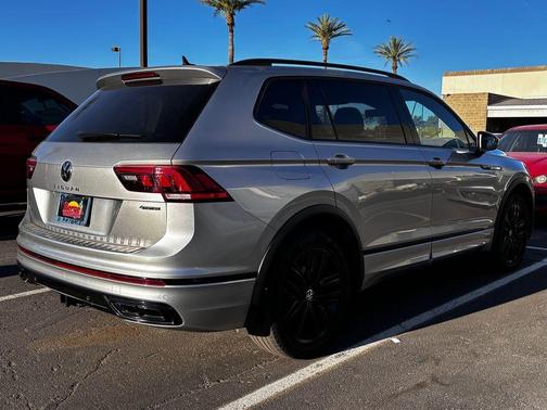 2022 Volkswagen Tiguan 2.0T SE R-Line Black