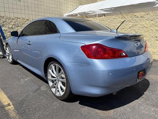 2010 INFINITI G37 