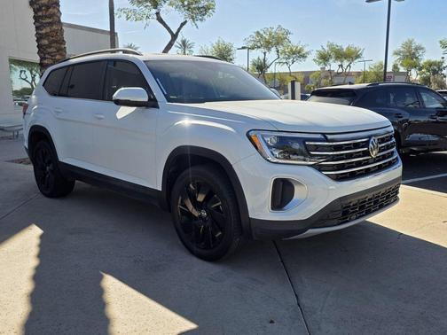 2025 Volkswagen Atlas 2.0T SE w/Technology