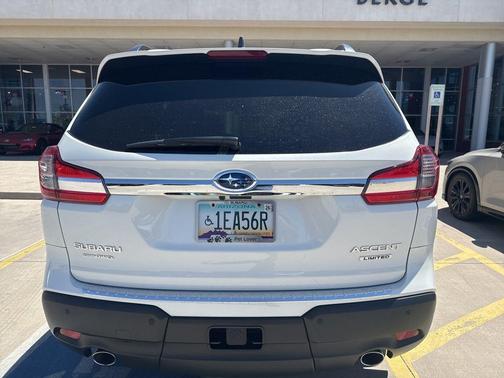 Crystal White Pearl 2022 Subaru Ascent Limited 7-Passenger