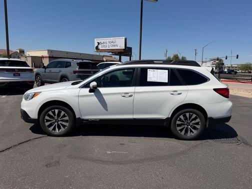 White 2017 Subaru Outback 2.5i Limited