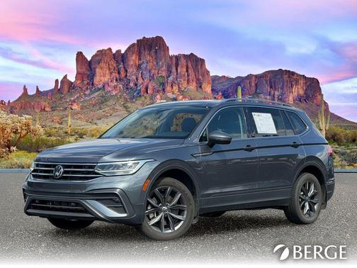 Platinum Gray Metallic 2023 Volkswagen Tiguan 2.0T SE
