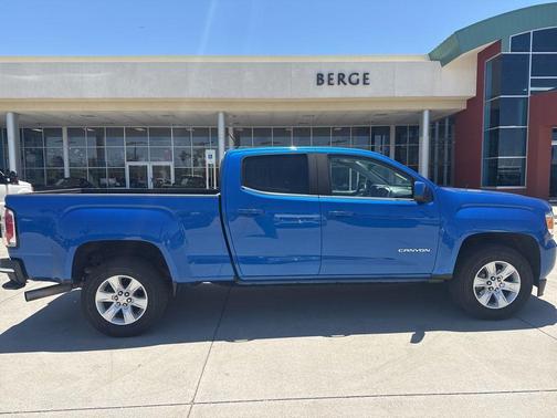 Marine Blue Metallic 2018 GMC Canyon SLE