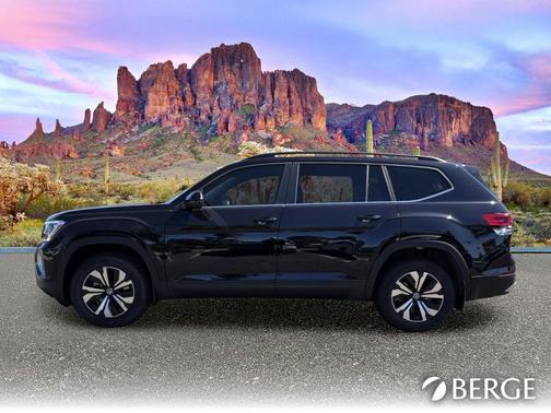 Deep Black Pearl Effect 2026 Volkswagen Atlas 2.0T SE