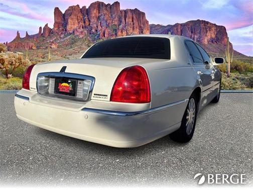 2004 Lincoln Town Car Ultimate