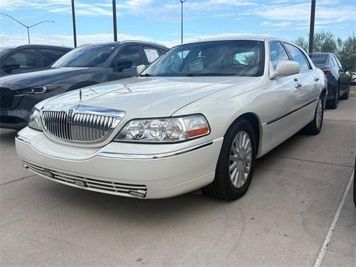 2004 Lincoln Town Car Ultimate