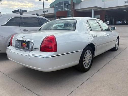 2004 Lincoln Town Car Ultimate