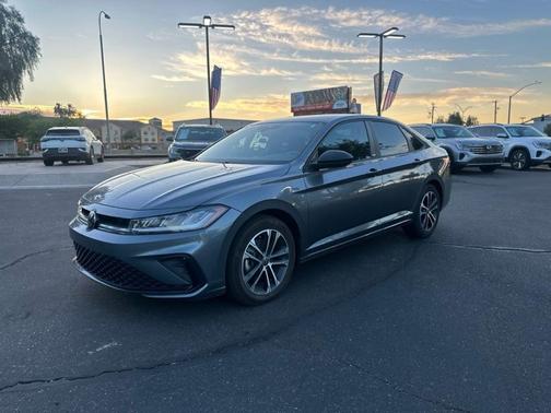 Platinum Gray Metallic 2025 Volkswagen Jetta 1.5T Sport