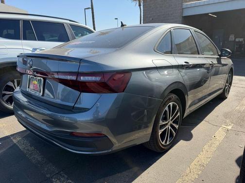 Platinum Gray Metallic 2025 Volkswagen Jetta 1.5T Sport
