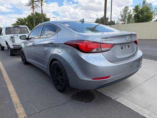 Shale Gray Metallic 2016 Hyundai ELANTRA SE