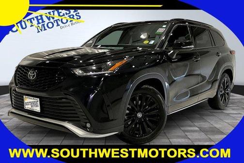 Black 2025 Toyota Highlander XSE