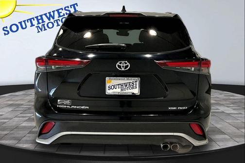 Black 2025 Toyota Highlander XSE