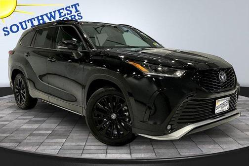 Black 2025 Toyota Highlander XSE
