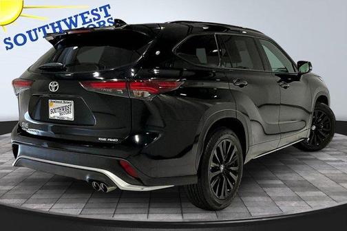 Black 2025 Toyota Highlander XSE
