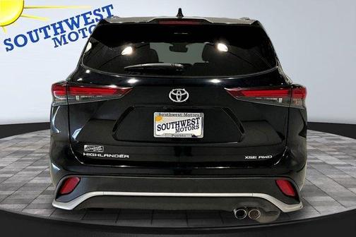 Black 2025 Toyota Highlander XSE