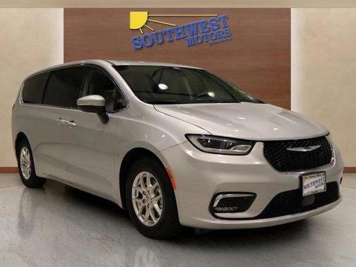 2023 Chrysler Pacifica Touring-L