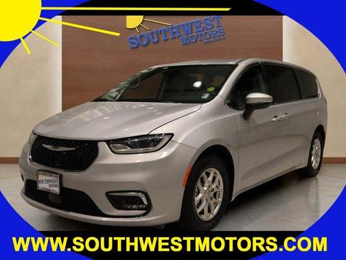 2023 Chrysler Pacifica Touring-L