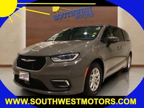 2023 Chrysler Pacifica Touring-L