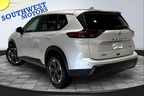 Brilliant Silver Metallic 2025 Nissan Rogue SV