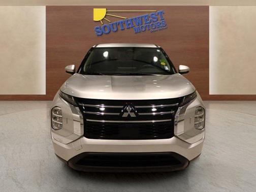 2025 Mitsubishi Outlander ES