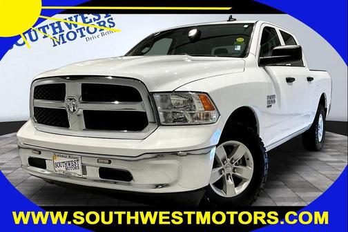 Bright White Clearcoat 2023 RAM 1500 Classic SLT
