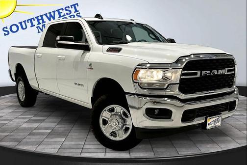 Bright White Clearcoat 2022 RAM 2500 Big Horn